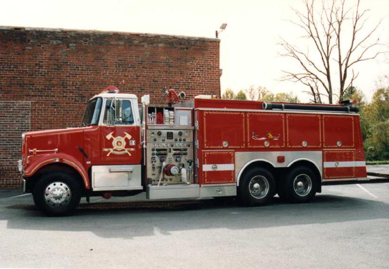 1991 White Volvo Tanker - Former Water Supply Unit